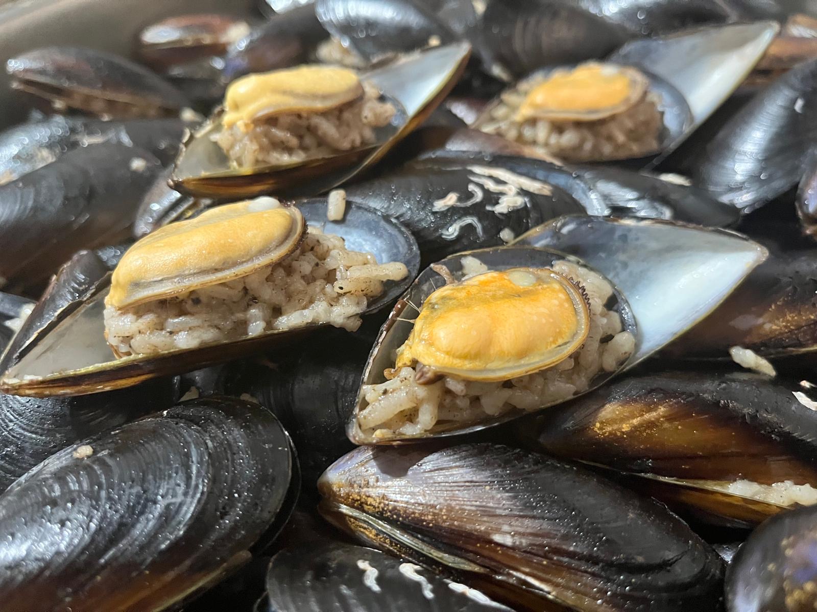 Sıcak Midye Dolma - Erdek Körfezi Çiftlik Midyesi | Midye Limon®